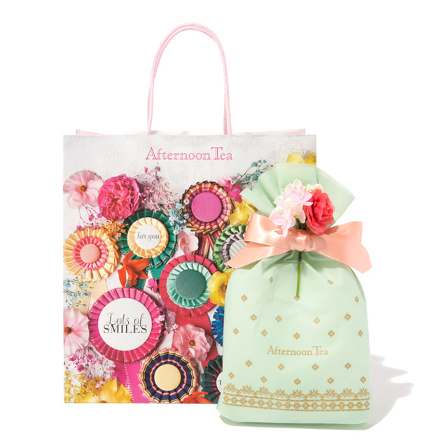 GIFT WRAPPING