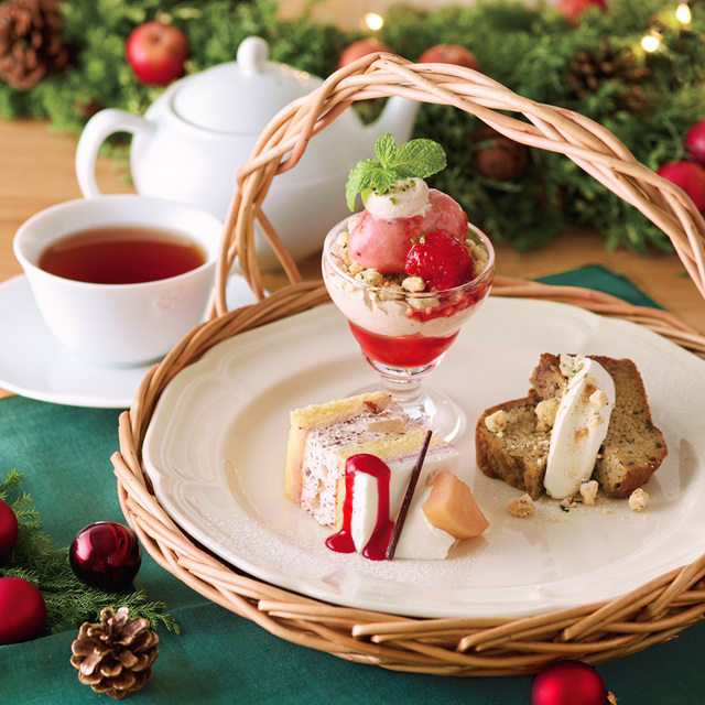 クリスマスのティータイムを華やかに演出する限定メニューが順次登場