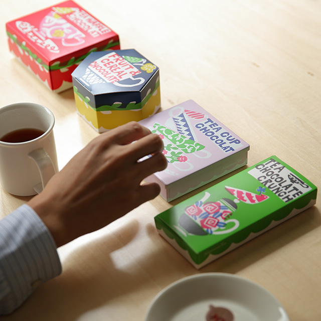 【インタビュー】テキスタイルデザイナーの鈴木マサルさんに10/25発売のチョコレートパッケージについてお話をお伺いしました