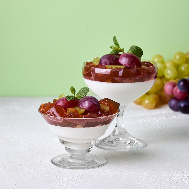 水出しアイスティーを楽しむレシピ「シャルドネダージリンとギリシャヨーグルトのグラスゼリー」