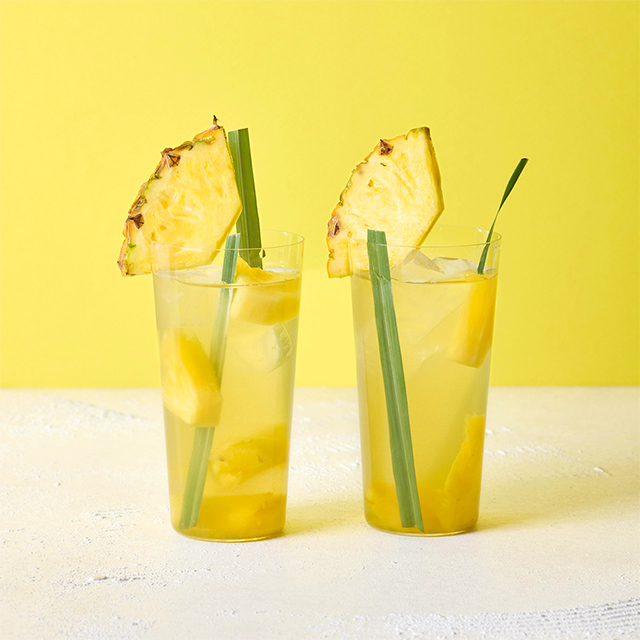 水出しアイスティーを楽しむレシピ「パイナップルとレモングラスのグリーンティー」