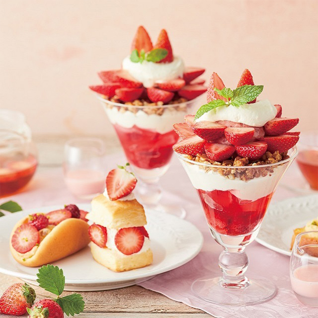 【事前Web予約制】1月と2月の二つの期間で開催!平日限定「苺の贅沢ティーコース」