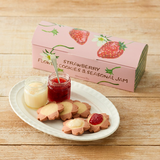 ストロベリーフラワークッキーと2種のジャム 苺とフランボワーズ＆バニラミルク