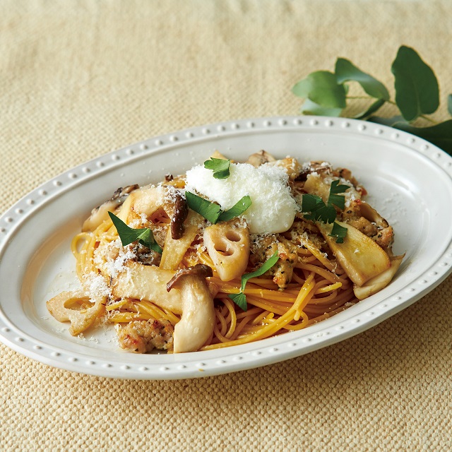 きのことサルシッチャのソイソースパスタ マスカルポーネホイップ（8/31～11/15）