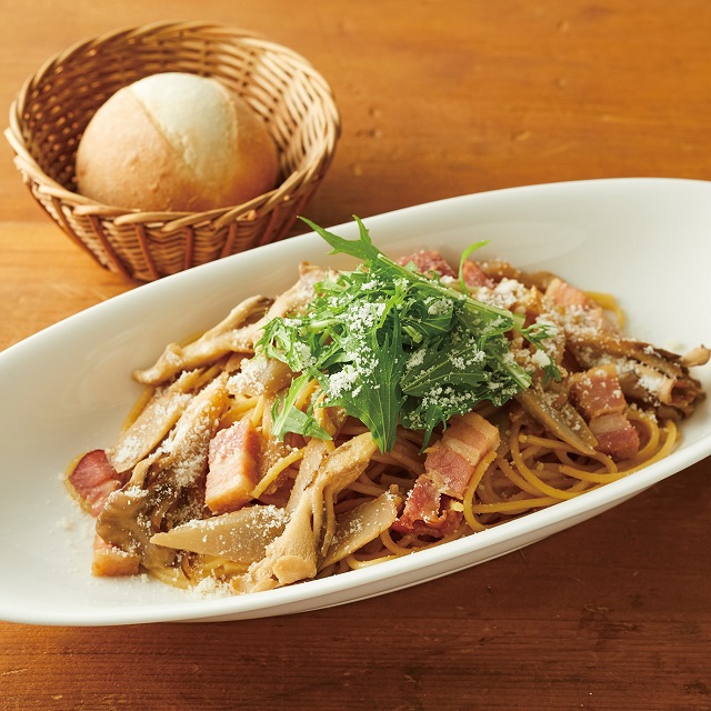 厚切りベーコンとごぼうの白ごま醤油ソースパスタ（10/12～11/15）