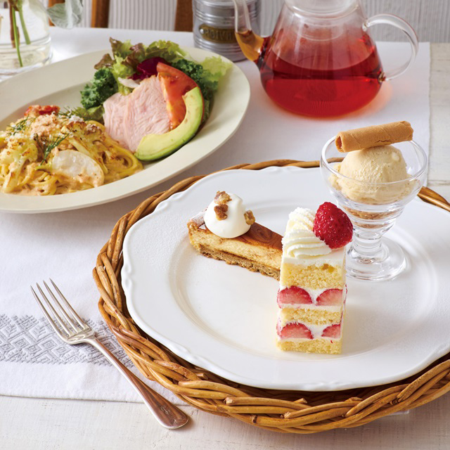 選べるパスタとアフタヌーンティーのセット（苺）