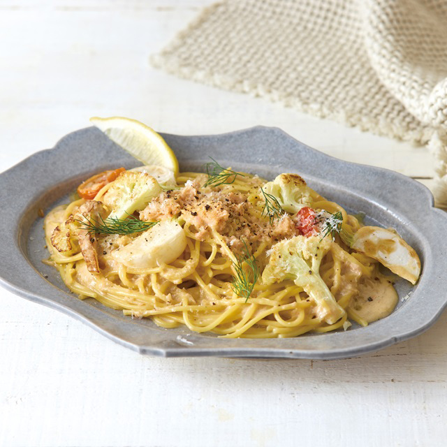 紅ズワイ蟹とカリフラワーのクリームソースパスタ