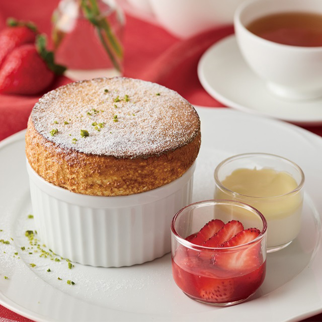 焦がしバターのスフレ　あまおう苺とホワイトチョコ