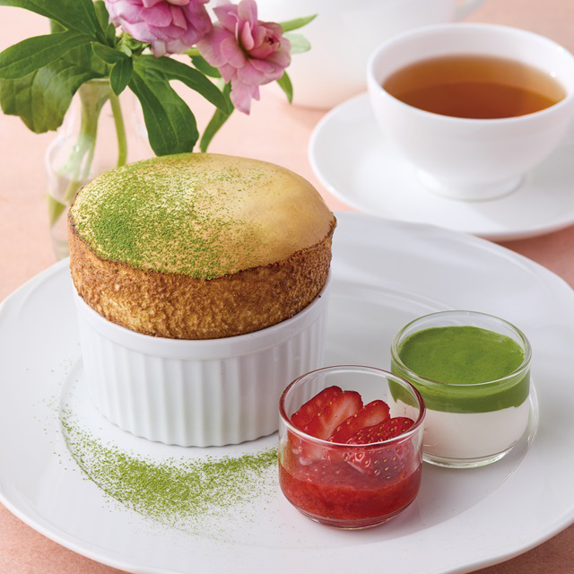 焦がしバターのスフレ　苺と抹茶