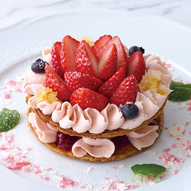 苺と桜ミルクのミルフィーユ