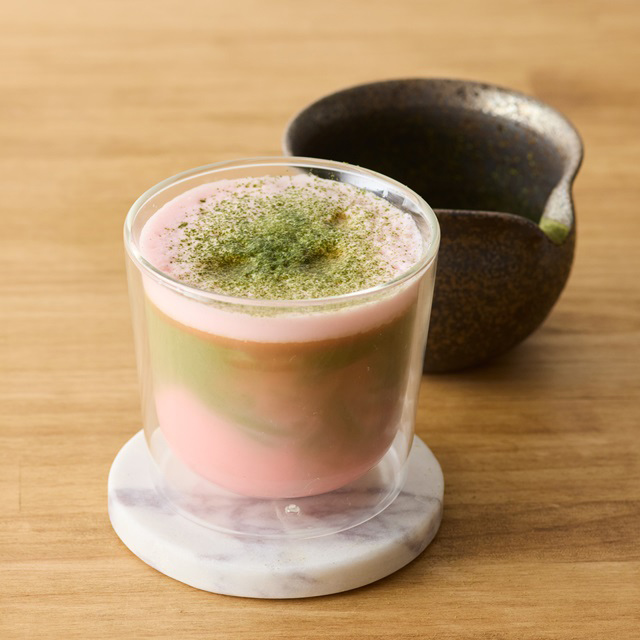 宇治抹茶と苺のエスプレッソラテ