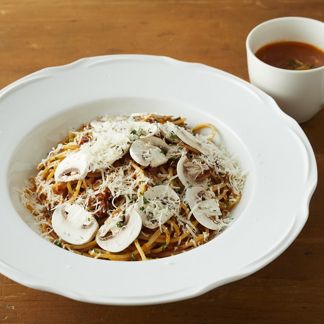 マッシュルームとイタリア産パルメザンチーズのボロネーゼ