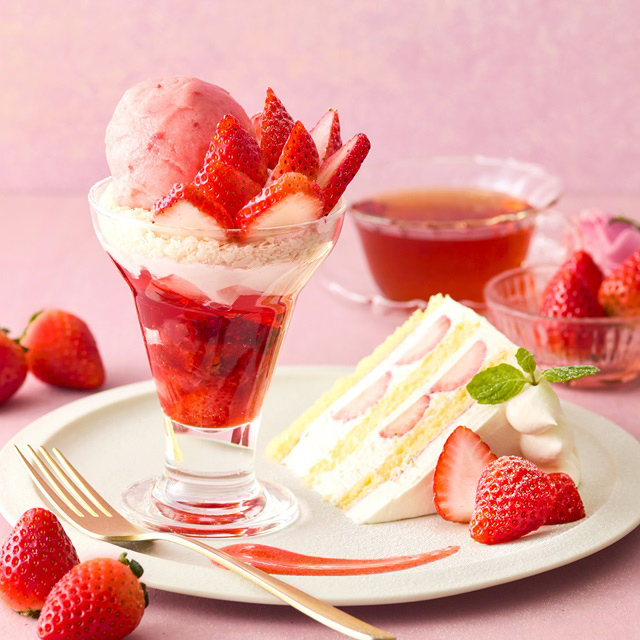 苺づくしのスイーツプレート（苺のパフェ＆ショートケーキ）